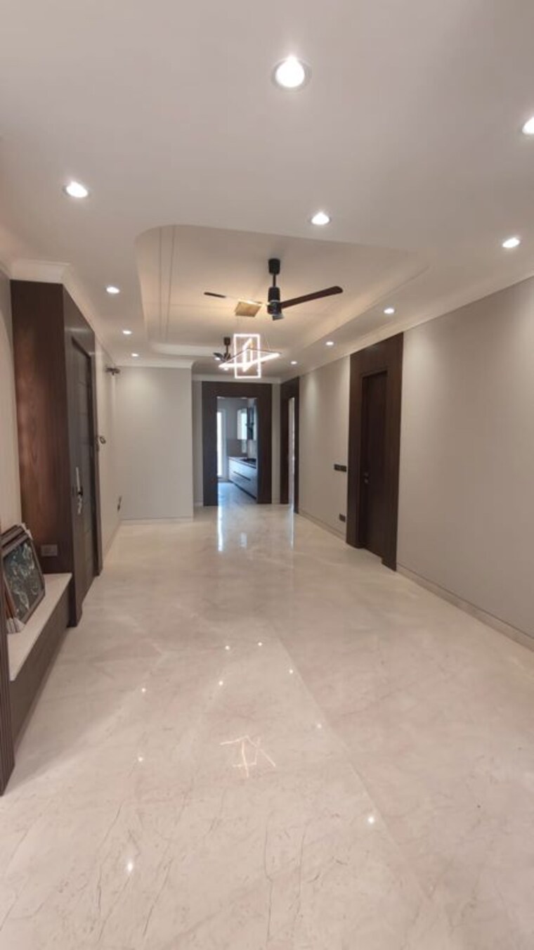 Room, sector 63a 4 Bedroom 280 Sq.Yd. Builder Floor In Sector 63a Gurgaon 10183223