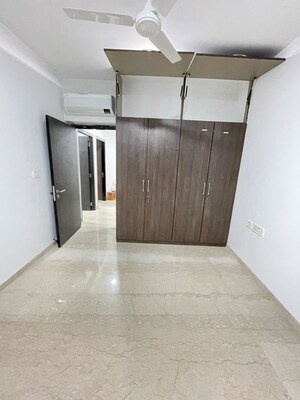 Room in 3 BHK Apartment at Oberoi Sky City, Borivali East – for Rent