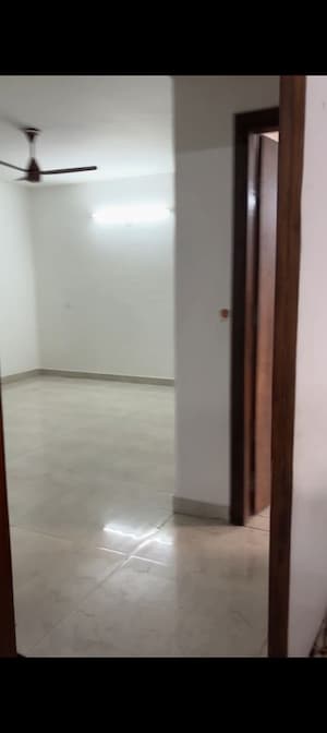 Room in 4 BHK Apartment at Uninav Bliss, Raj Nagar Extension – for Sale