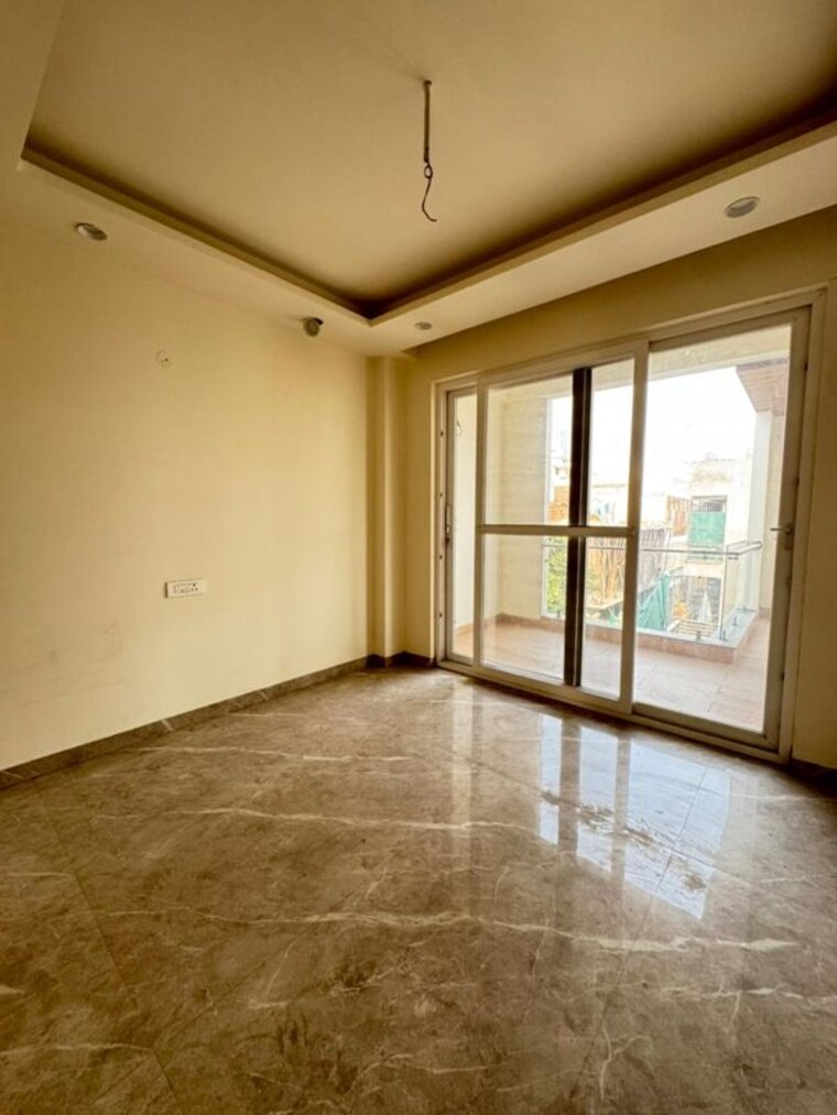 Room, sector 21c 4 Bedroom 500 Sq.Yd. Builder Floor In Sector 21c Faridabad 10183222