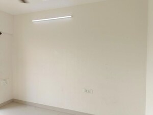 Room in 2 BHK Apartment at Hubtown Hillcrest, Andheri East – for Sale