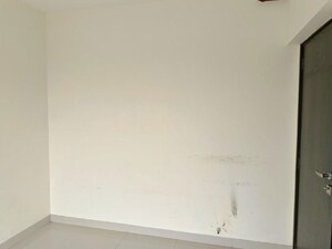 Room in 2 BHK Apartment at Hubtown Hillcrest, Andheri East – for Sale