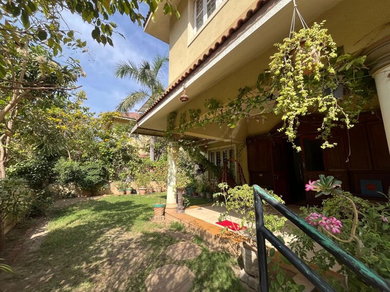 Exterior View, prahlad nagar 4 Bedroom 300 Sq.Yd. Villa In Prahlad Nagar Ahmedabad 10183213