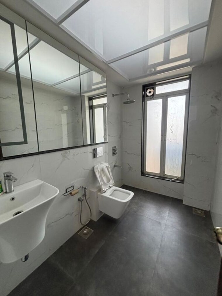 Bathroom, nsg-chittaranjan-tower 4 Bedroom 3000 Sq.Ft. Apartment In Powai Mumbai 10183297