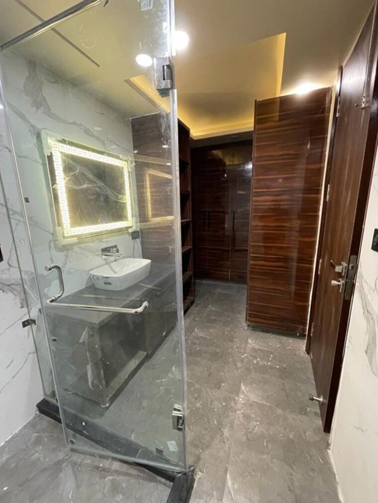 Bathroom, sector 85 4 Bedroom 500 Sq.Yd. Builder Floor In Sector 85 Faridabad 10183255