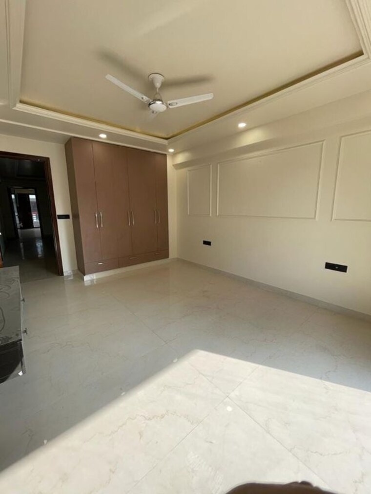 Room, sector 85 4 Bedroom 500 Sq.Yd. Builder Floor In Sector 85 Faridabad 10183255
