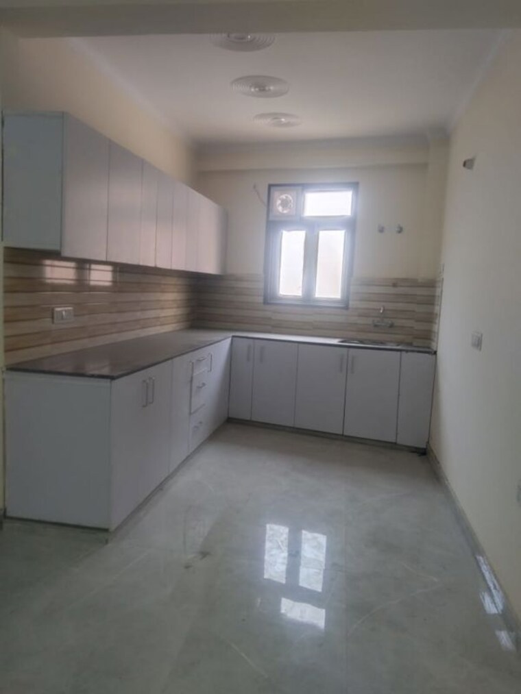 Kitchen, sector 78 2 Bedroom 103 Sq.Yd. Builder Floor In Sector 78 Noida 10183442