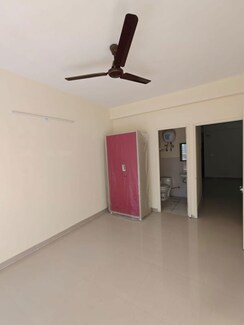 2 BHK Apartment For Rent in Pyramid Midtown