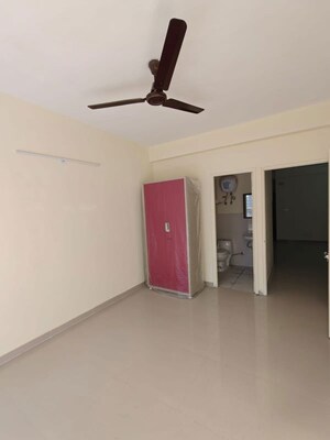 2 BHK Apartment For Rent in Pyramid Midtown, Sector 59