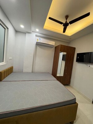 Bedroom in 2 BHK Builder Floor at Sector 40 – for Rent