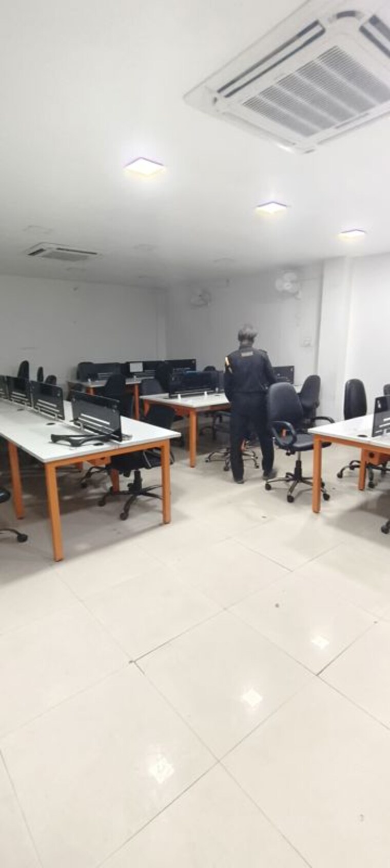 Floor Plan, gomti nagar Commercial Office Space 1350 Sq.Ft. In Gomti Nagar Lucknow 10184086