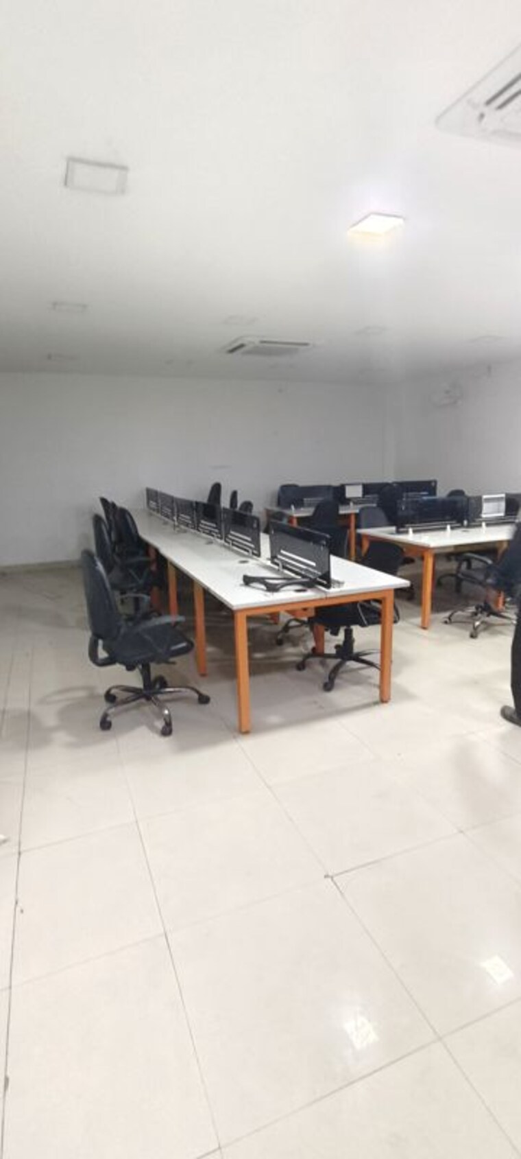 Floor Plan, gomti nagar Commercial Office Space 1350 Sq.Ft. In Gomti Nagar Lucknow 10184086