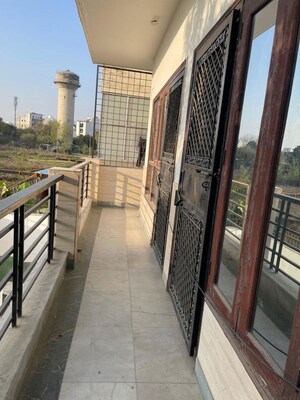 Balcony in 3 BHK Builder Floor at Sector 51 – for Rent