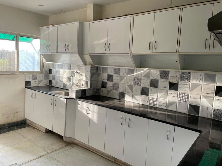 Kitchen, sector 51 3 Bedroom 215 Sq.Yd. Builder Floor In Sector 51 Gurgaon 10184092