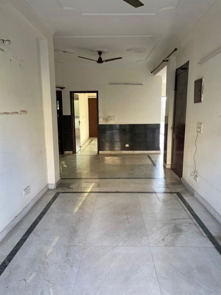 undefined, sector 51 3 Bedroom 215 Sq.Yd. Builder Floor In Sector 51 Gurgaon 10184092