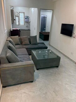 2 BHK + Pooja Room Builder Floor For Rent in Sector 40