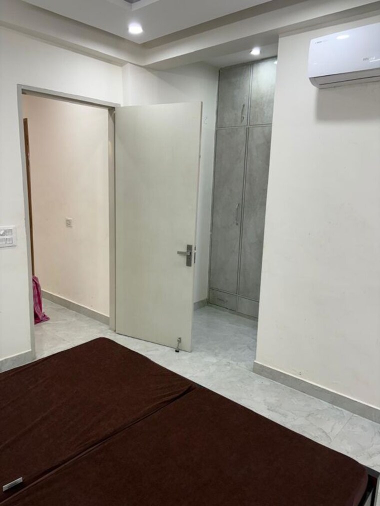 Room, sector 40 2 Bedroom 1200 Sq.Ft. Builder Floor In Sector 40 Gurgaon 10184126