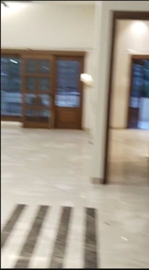 Room in 4 BHK Builder Floor at Pamposh Enclave – for Rent