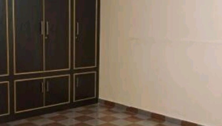 Room, hazratganj 3 Bedroom 1800 Sq.Ft. Apartment In Hazratganj Lucknow 10184337