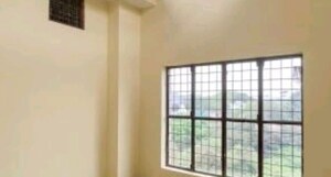 Room in 3 BHK Apartment at Hazratganj – for Rent