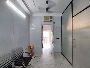 Building Lobby in 3 BHK Builder Floor at Sector 31 – for Rent