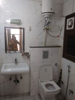 Master Bedroom in 3 BHK Builder Floor at Sector 31 – for Rent