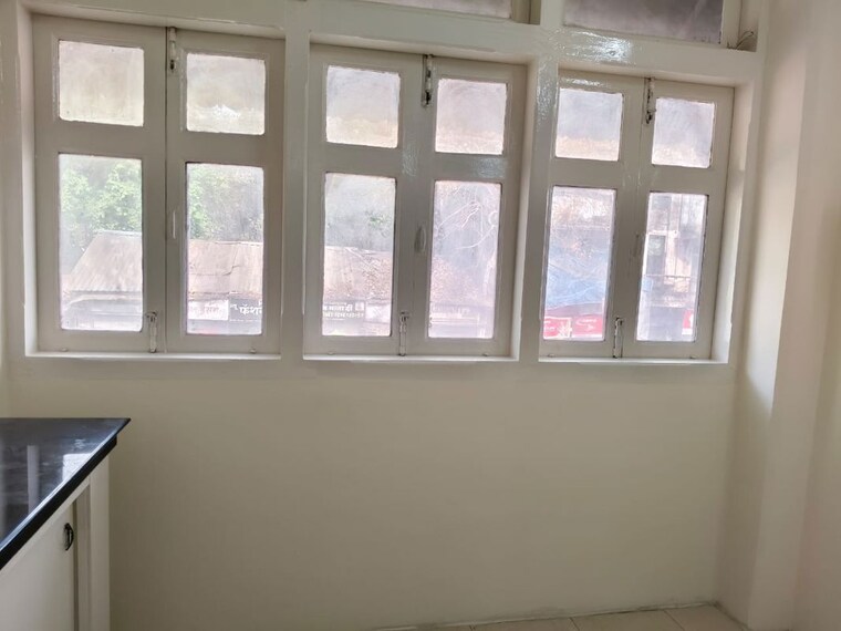 Room, tophakhana Commercial Office Space 750 Sq.Ft. In Tophakhana Pune 10184490