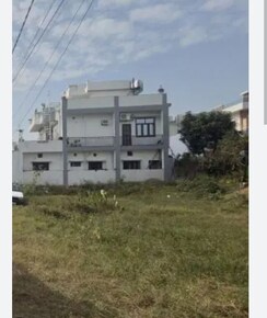 Plot For Sale in Sector 76