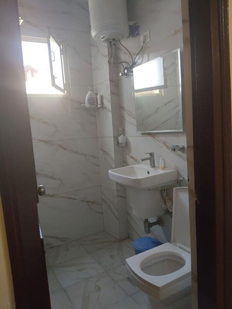 Bathroom, neb sarai 2 Bedroom 850 Sq.Ft. Builder Floor In Neb Sarai Delhi 10184602