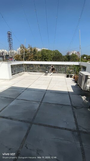 Balcony in 2 BHK Builder Floor at Sector 31 – for Rent