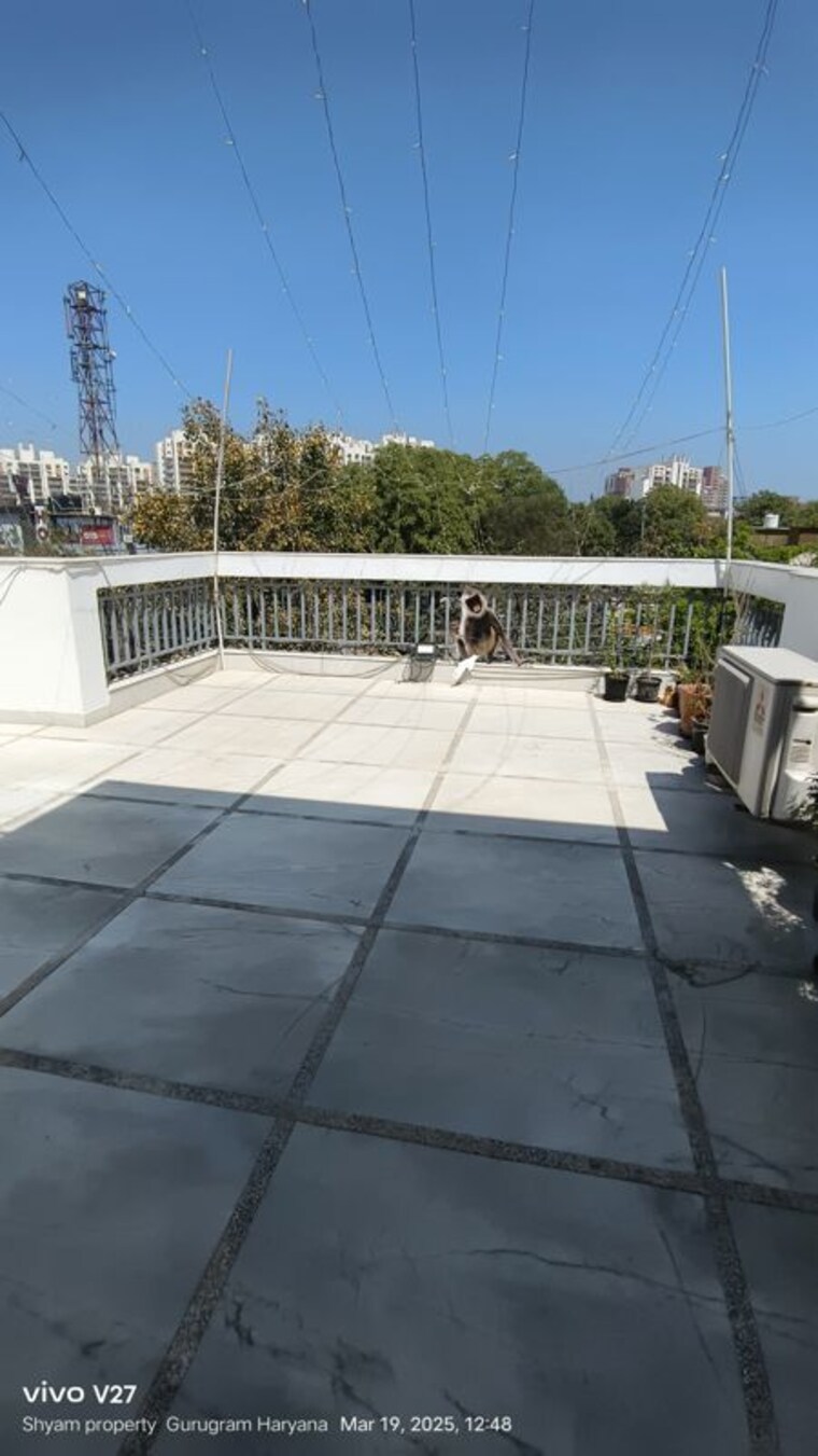 Balcony, sector 31 2 Bedroom 1800 Sq.Ft. Builder Floor In Sector 31 Gurgaon 10184621