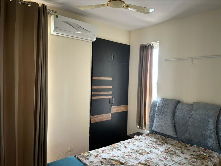 Bedroom, emaar-palm-hills 3 Bedroom 1450 Sq.Ft. Apartment In Sector 77 Gurgaon 10184630