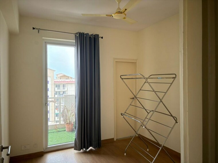 Bedroom, emaar-palm-hills 3 Bedroom 1450 Sq.Ft. Apartment In Sector 77 Gurgaon 10184630