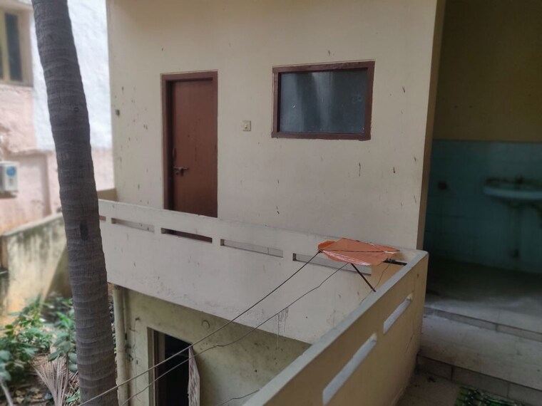 Bathroom, khairatabad 6 Bedroom 420 Sq.Yd. Independent House In Khairatabad Hyderabad 10184518