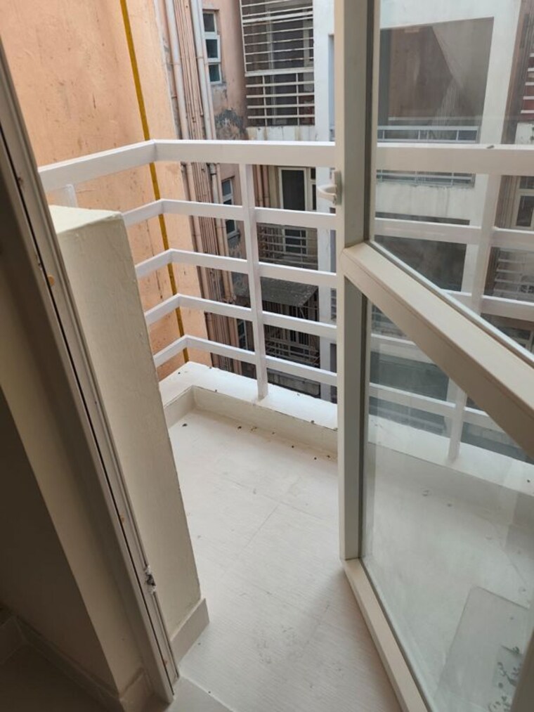 Balcony, bptp-park-floors-i 2 Bedroom 779 Sq.Ft. Apartment In Sector 77 Faridabad 10184739