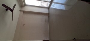 Room in 3 BHK Apartment at Amrapali Golf Homes, Sector 4 Greater Noida – for Rent