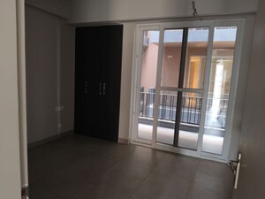 Room in 3 BHK Apartment at Singla South City, Lohgarh – for Rent