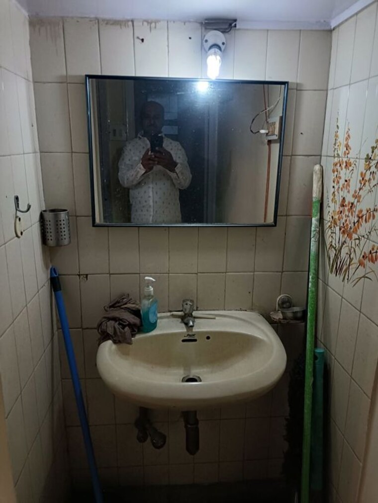 Bathroom, aundh gaon 1 Bedroom 500 Sq.Ft. Builder Floor In Aundh Gaon Pune 10184762