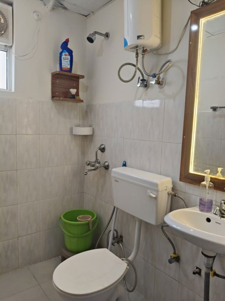 Bathroom, dwarka mor 2 Bedroom 700 Sq.Ft. Builder Floor In Dwarka Mor Delhi 10185036