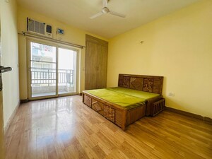 Room in 3.5 BHK Builder Floor at Puri Aman Vilas, Sector 89 – for Rent