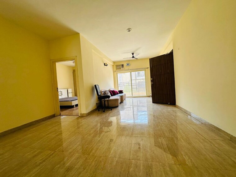 Room, puri-aman-vilas 3.5 Bedroom 300 Sq.Yd. Builder Floor In Sector 89 Faridabad 10185039