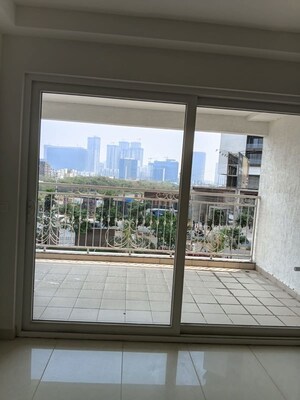 Room in 4 BHK Apartment at Prestige Beverly Hills, Kokapet – for Sale