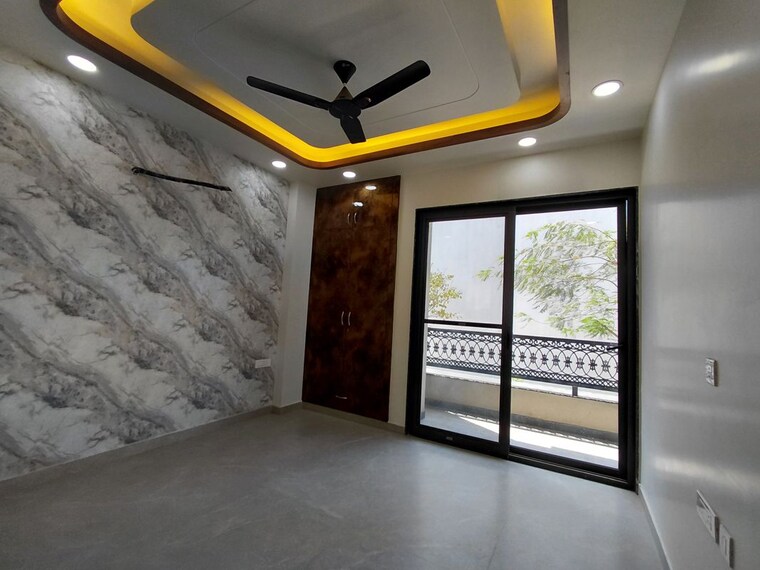 Bedroom, bptp-district-3 3 Bedroom 180 Sq.Yd. Builder Floor In Sector 85 Faridabad 10185046
