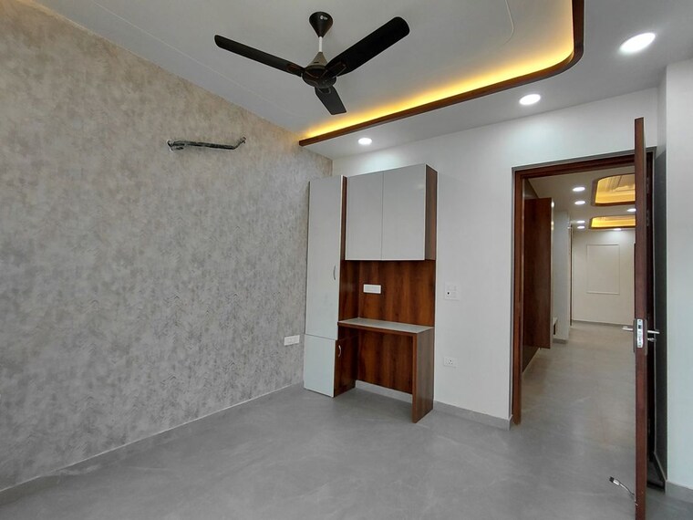 Room, bptp-district-3 3 Bedroom 180 Sq.Yd. Builder Floor In Sector 85 Faridabad 10185046