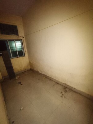 Room in 1 BHK Apartment at Ganga Darshan CHS, Versova – for Rent