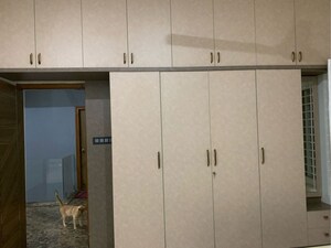 Furnished Amenities in 5 BHK Independent House at Maruti Nagar – for Rent