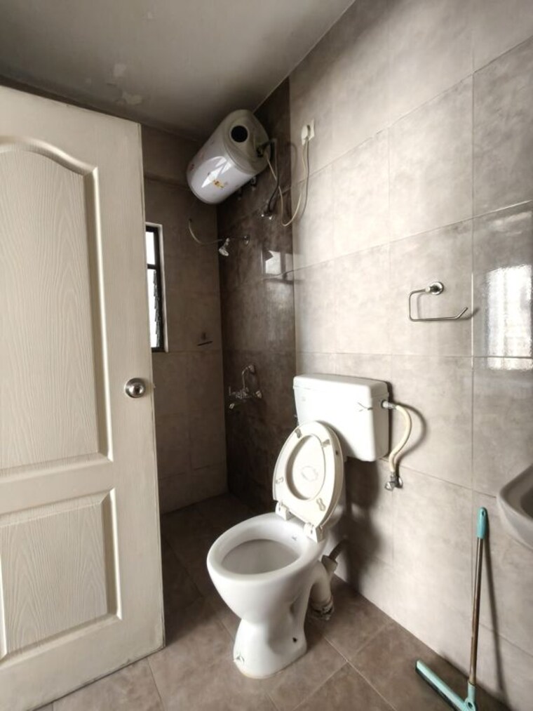 Bathroom, kolte-patil-margosa-heights 3 Bedroom 1600 Sq.Ft. Apartment In Mohammadwadi Pune 10185217