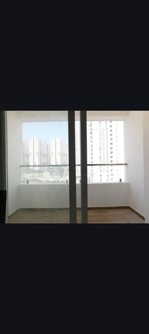 Room in 2.5 BHK Apartment at Riddhi Saphire, Narsingi – for Sale