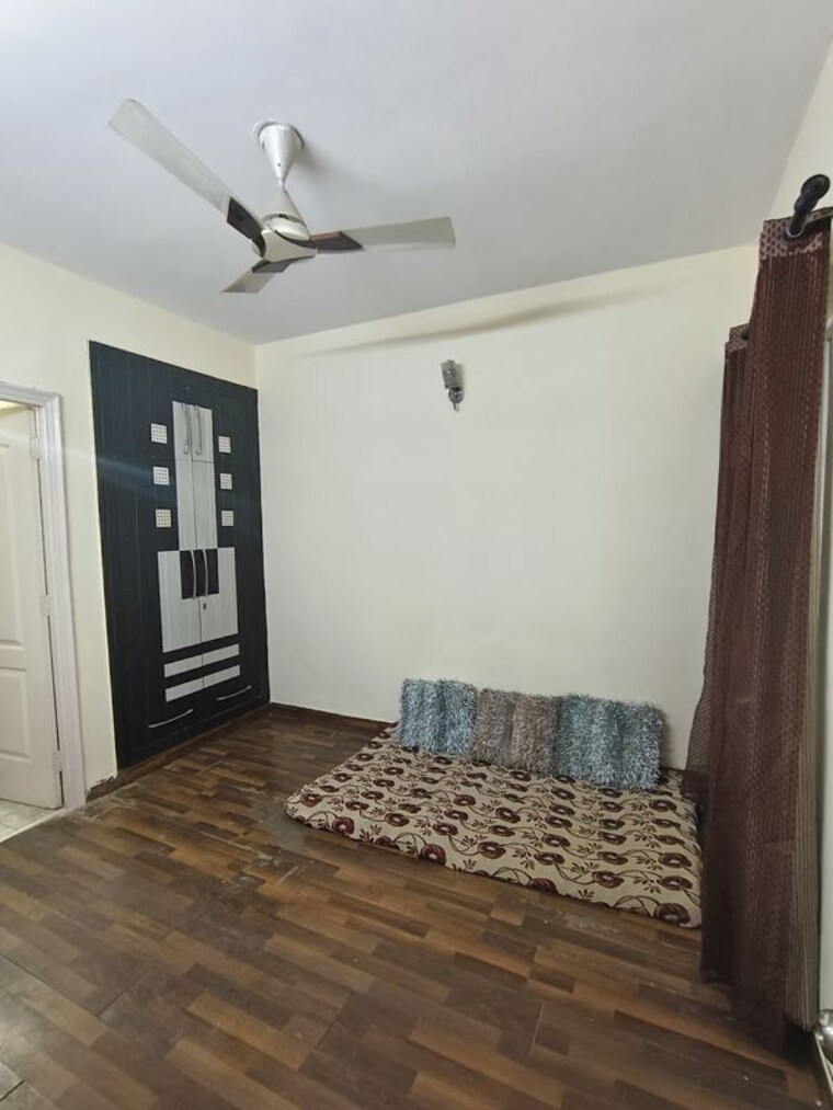 Bedroom, paras-tierea 2.5 Bedroom 1195 Sq.Ft. Apartment In Sector 137 Noida 10185322