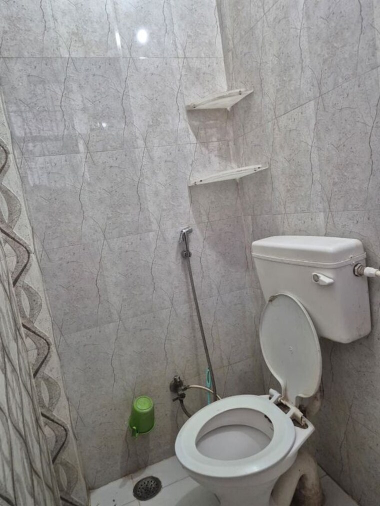 Bathroom, gomti nagar 1 Bedroom 800 Sq.Ft. Builder Floor In Gomti Nagar Lucknow 10185344